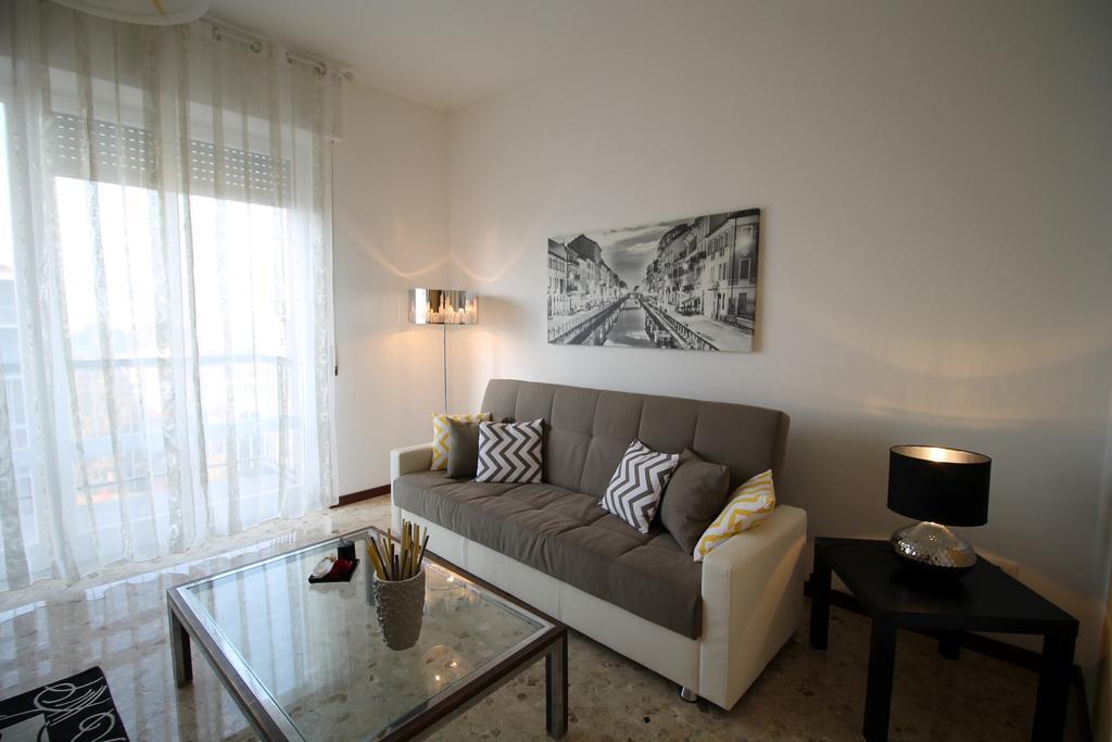 House Navigli Apartment Милано Екстериор снимка